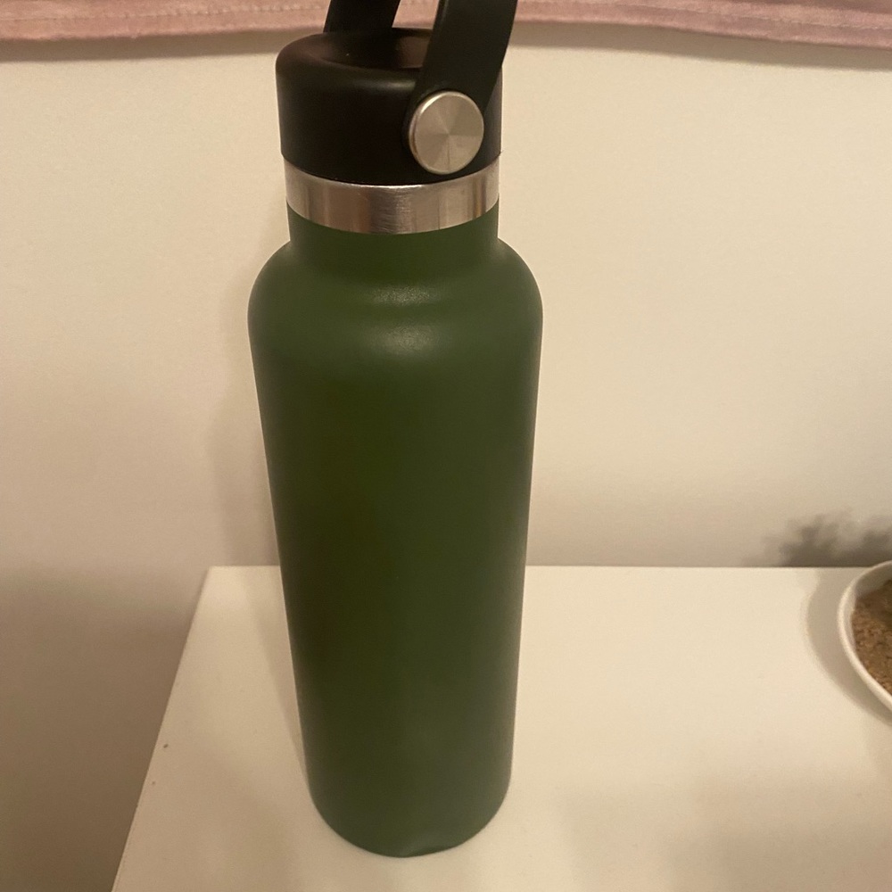 Hydroflask - Picture 3 of 5